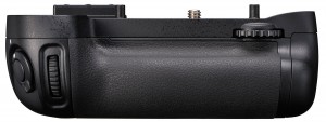 Nikon MB-D15 for D7100 Battery Grip front